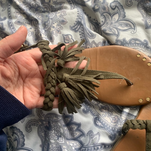 Sandles - Picture 2 of 4